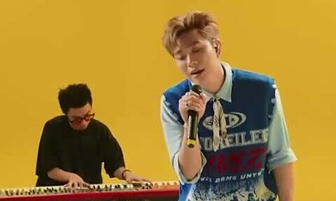 Dương Domic hát 'Mất kết nối'