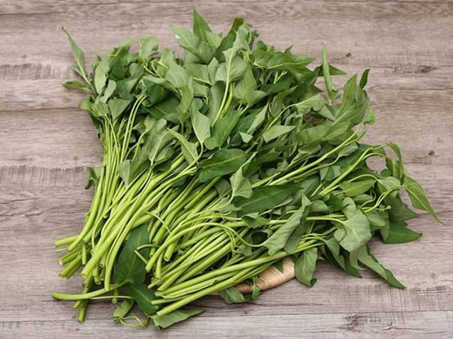 2 loại rau “khoái khẩu” mùa lạnh dễ thành ổ sán, đứng đầu bảng ngoài chợ bán đầy - Ảnh 1.