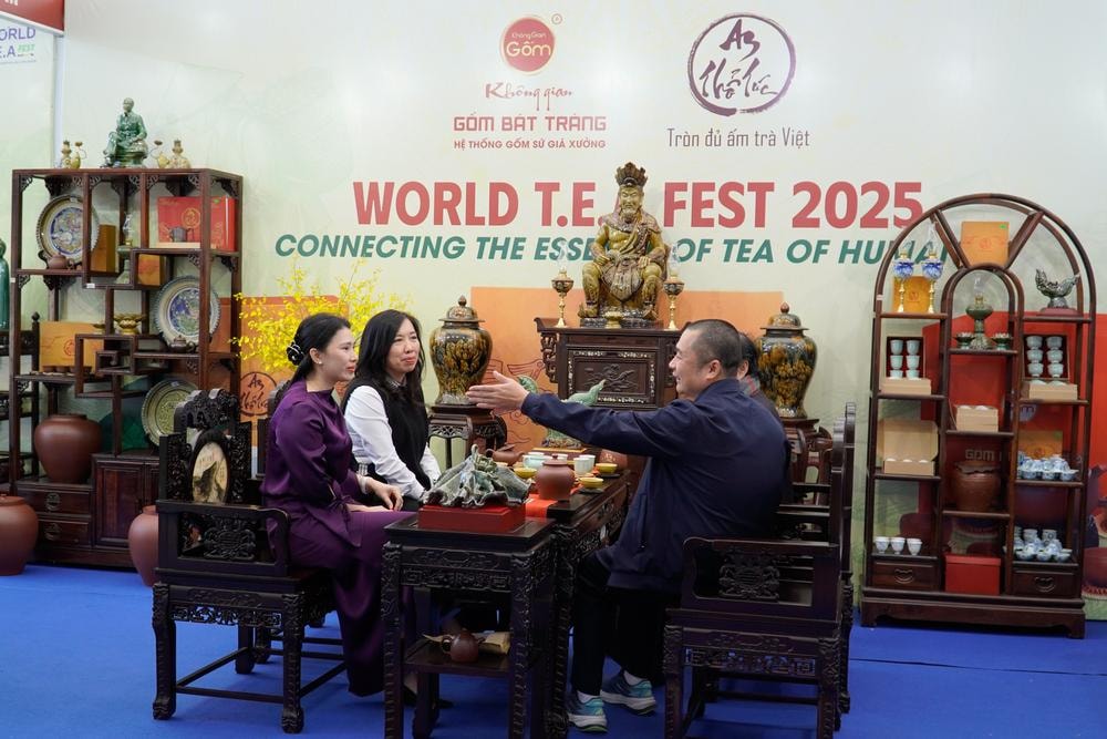 An Thổ Túc khẳng định vị thế trà và gốm sứ Việt tại Lễ hội Trà Quốc tế - World Tea Fest 2025 - Ảnh 3. An Thổ Túc khẳng định vị thế trà và gốm sứ Việt tại Lễ hội Trà Quốc tế - World Tea Fest 2025 - Ảnh 3.