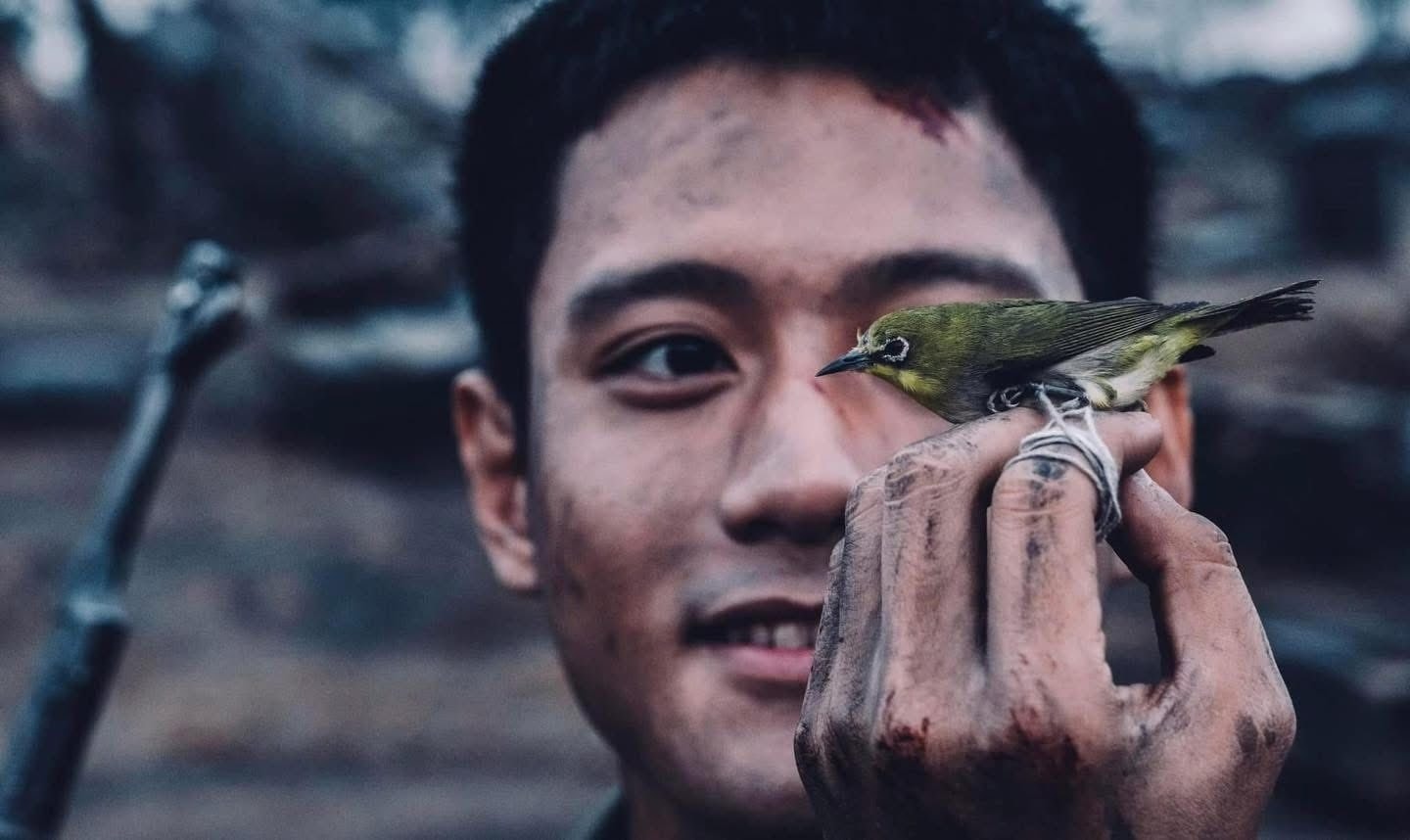 Mưa đỏ ảnh 1 Mua do anh 1