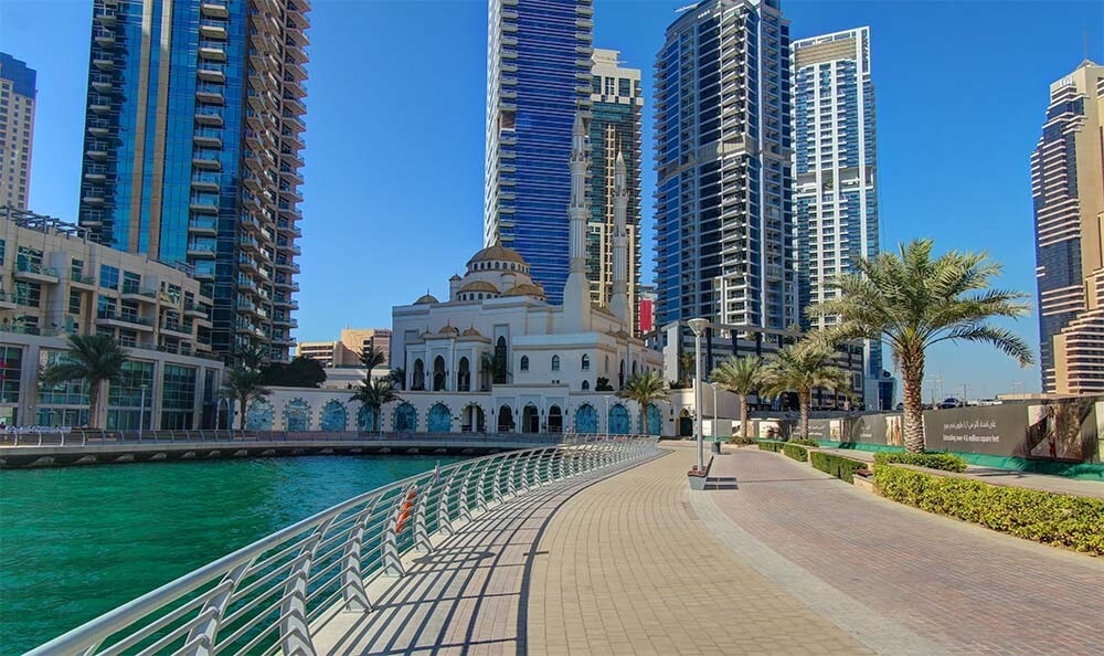 Đường phố Dubai được dọn dẹp vệ sinh thường xuyên.