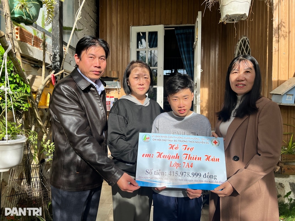 Bạn đọc hỗ trợ gia đình chị Đinh Thị Bích Ngọc ở Lâm Đồng gần 1,9 tỷ đồng - 2 Bạn đọc hỗ trợ gia đình chị Đinh Thị Bích Ngọc ở Lâm Đồng gần 1,9 tỷ đồng - 2