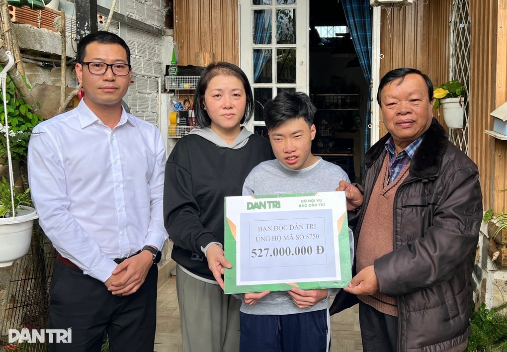 Bạn đọc hỗ trợ gia đình chị Đinh Thị Bích Ngọc ở Lâm Đồng gần 1,9 tỷ đồng - 1 Bạn đọc hỗ trợ gia đình chị Đinh Thị Bích Ngọc ở Lâm Đồng gần 1,9 tỷ đồng - 1