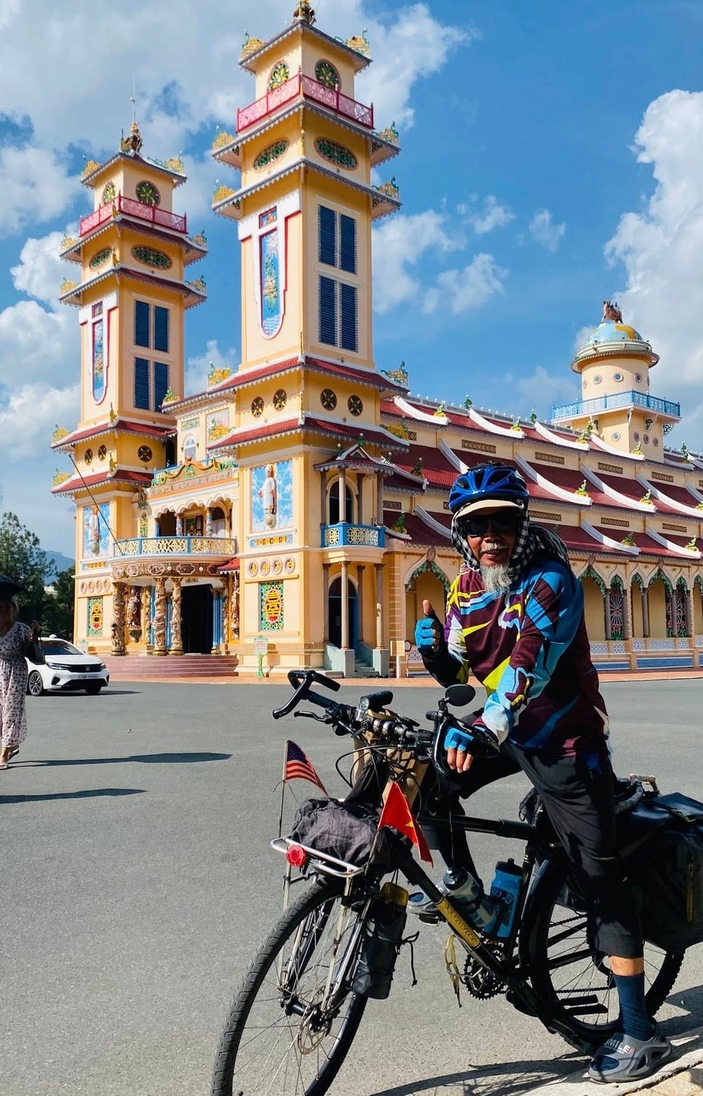 Cụ ông 71 tuổi đạp xe 1.000km/tháng, kể phút đuối sức giữa đèo hiểm trở - 2 Cụ ông 71 tuổi đạp xe 1.000km/tháng, kể phút đuối sức giữa đèo hiểm trở - 2