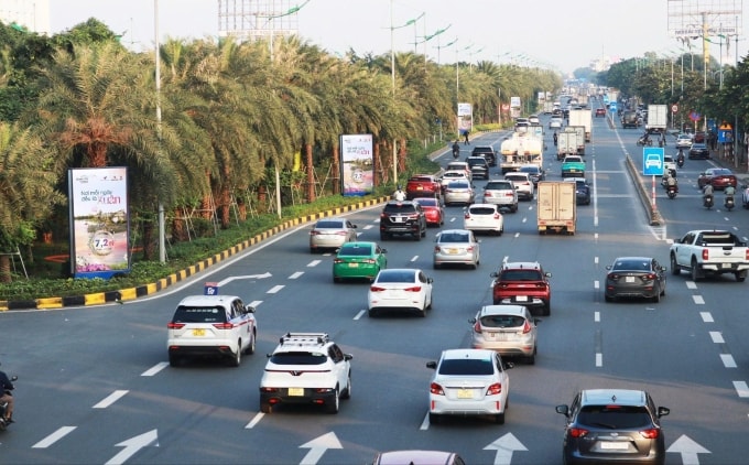 Hệ thống màn hình Skyled Hà Nội vừa mở rộng diện tích hiển thị. Ảnh: Bizman