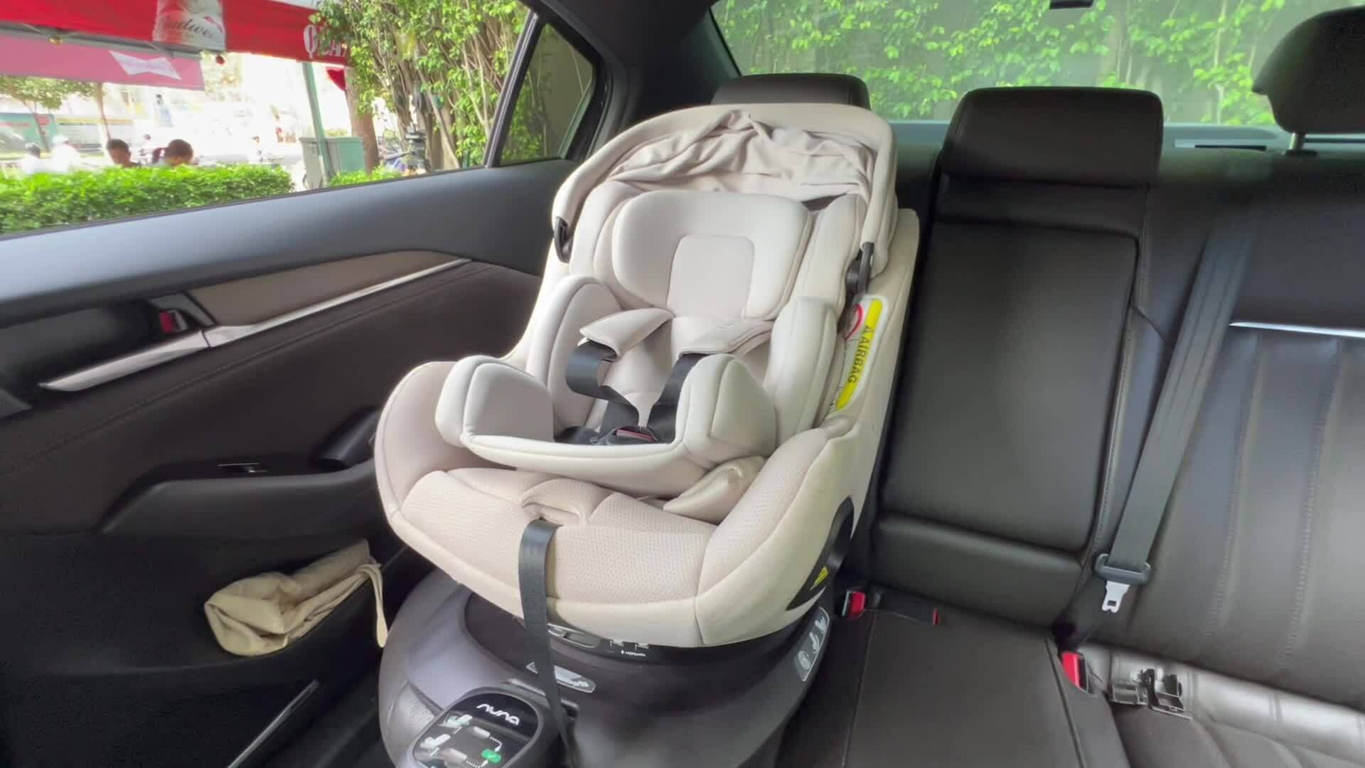 Cách tìm chốt ISOFIX trên để lắp đúng cách ghế trẻ em