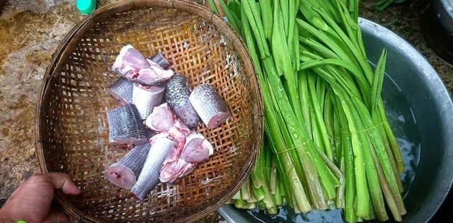 Loài rau dại mọc bờ mương hoá "mỏ tiền", là đặc sản lạ được săn tìm - Ảnh 3.