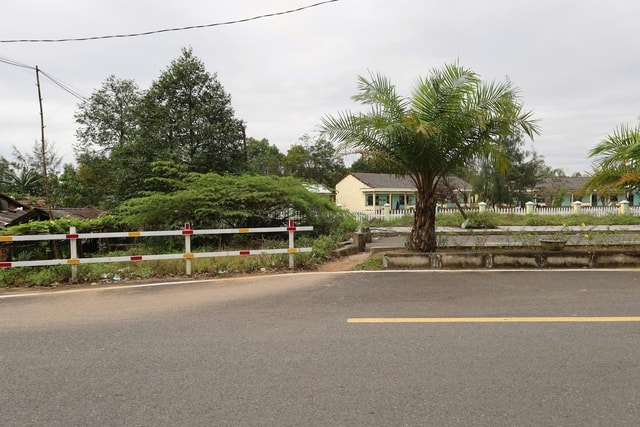 Đà Nẵng có con đường kỳ lạ với ngôi nhà giữa Đường cong mềm mại - Ảnh 9. Đà Nẵng có con đường kỳ lạ với ngôi nhà giữa Đường cong mềm mại - Ảnh 9.