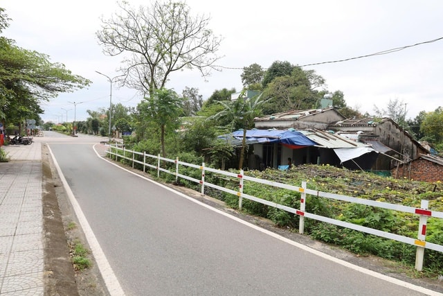 Đà Nẵng có con đường kỳ lạ với ngôi nhà giữa Đường cong mềm mại - Ảnh 7. Đà Nẵng có con đường kỳ lạ với ngôi nhà giữa Đường cong mềm mại - Ảnh 7.