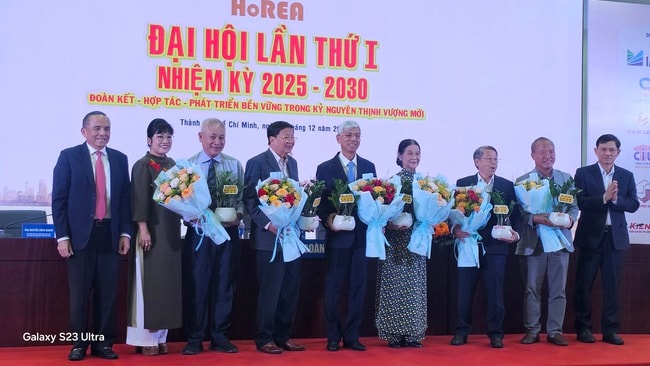 Ông Lê Hoàng Châu giữ chức Chủ tịch Hiệp hội HoREA - Ảnh 3. Ông Lê Hoàng Châu giữ chức Chủ tịch Hiệp hội HoREA - Ảnh 3.