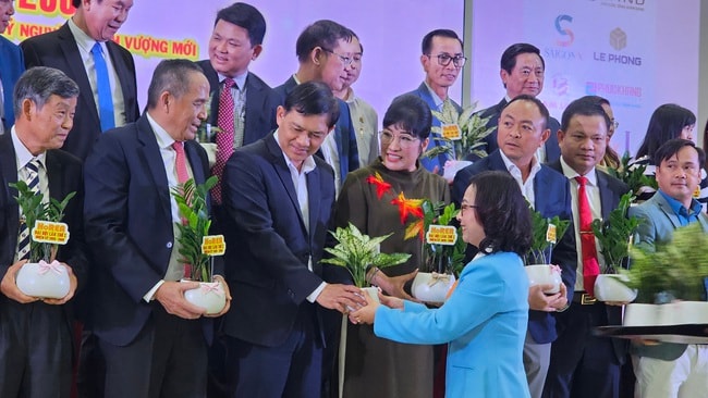 Ông Lê Hoàng Châu giữ chức Chủ tịch Hiệp hội HoREA - Ảnh 2. Ông Lê Hoàng Châu giữ chức Chủ tịch Hiệp hội HoREA - Ảnh 2.