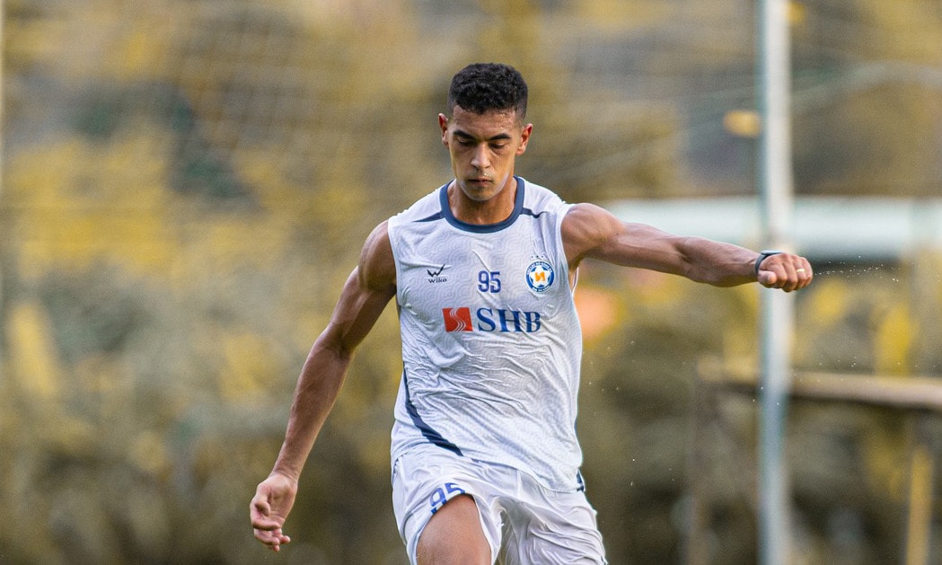 Gustavo Santos có quốc tịch Việt Nam.