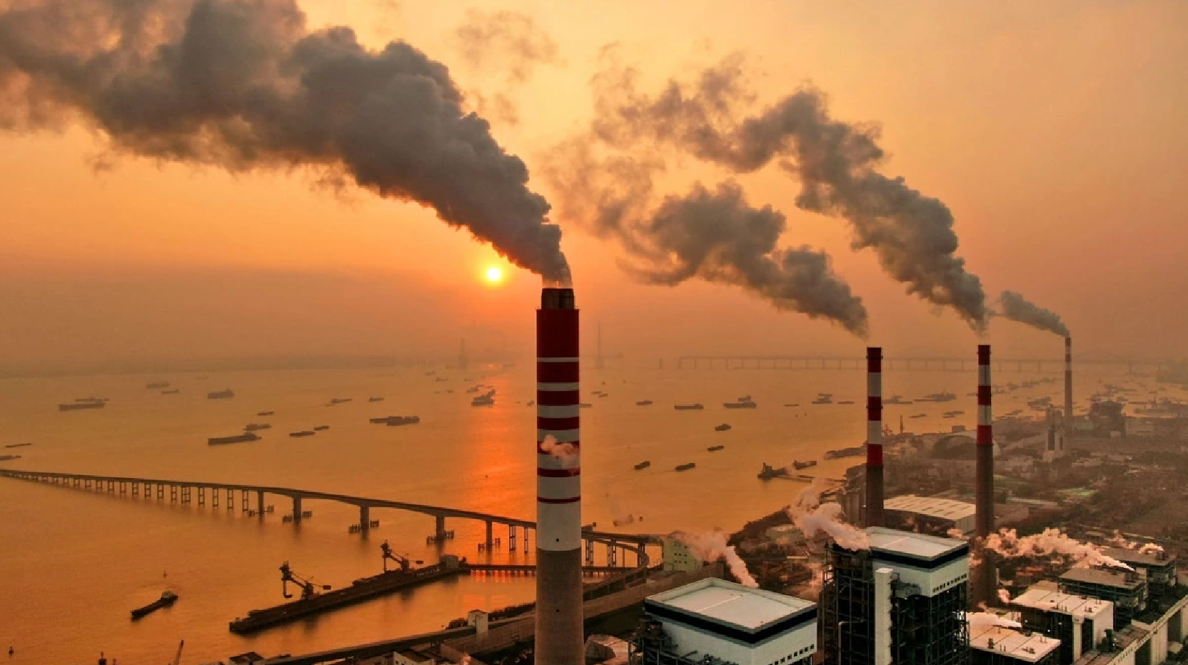 Trung Quốc và châu Âu đang chạy đua cắt giảm khí thải carbon.