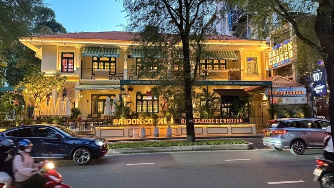 Quán Saigon Corner về đêm. Ảnh: Saigon Corner