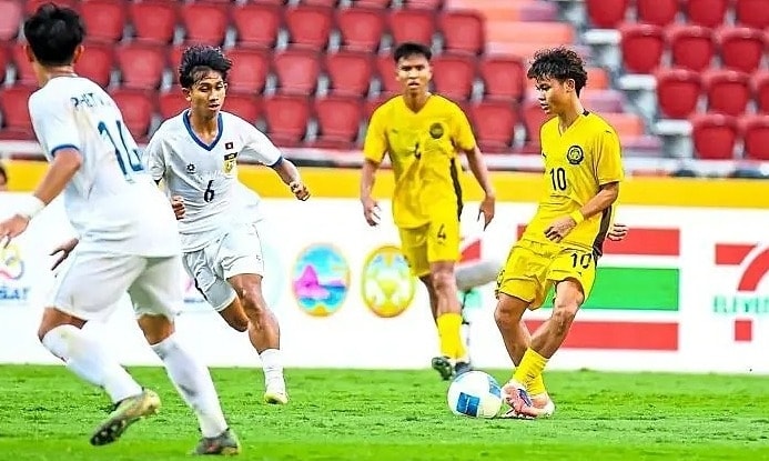 Tiền vệ cao 1,64 m đe dọa chọc thủng lưới Việt Nam