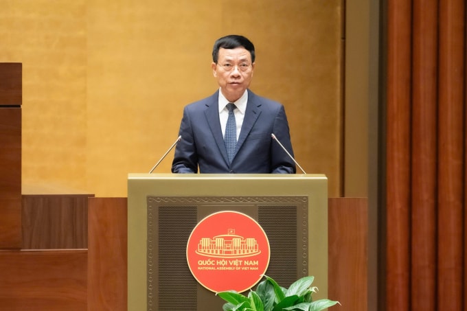 Bộ trưởng Khoa học và Công nghệ Nguyễn Mạnh Hùng giải trình tiếp thu trước khi thông qua dự án Luật. Ảnh: Hoàng Phong