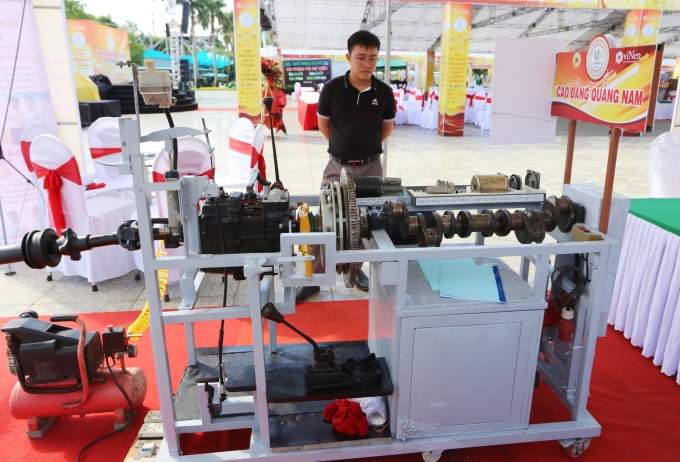 Một số sản phẩm được trưng bày tại Techfest Quảng Nam 2024. Ảnh: Đắc Thành