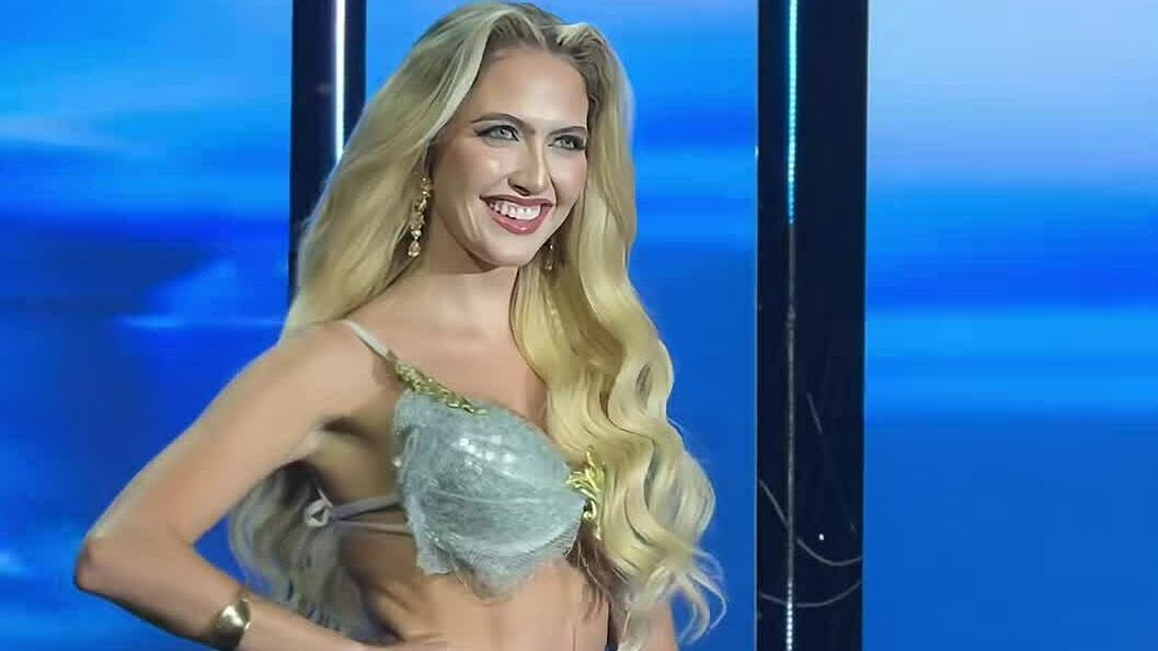 Miss Charm Brazil Maiara Porto diễn áo tắm