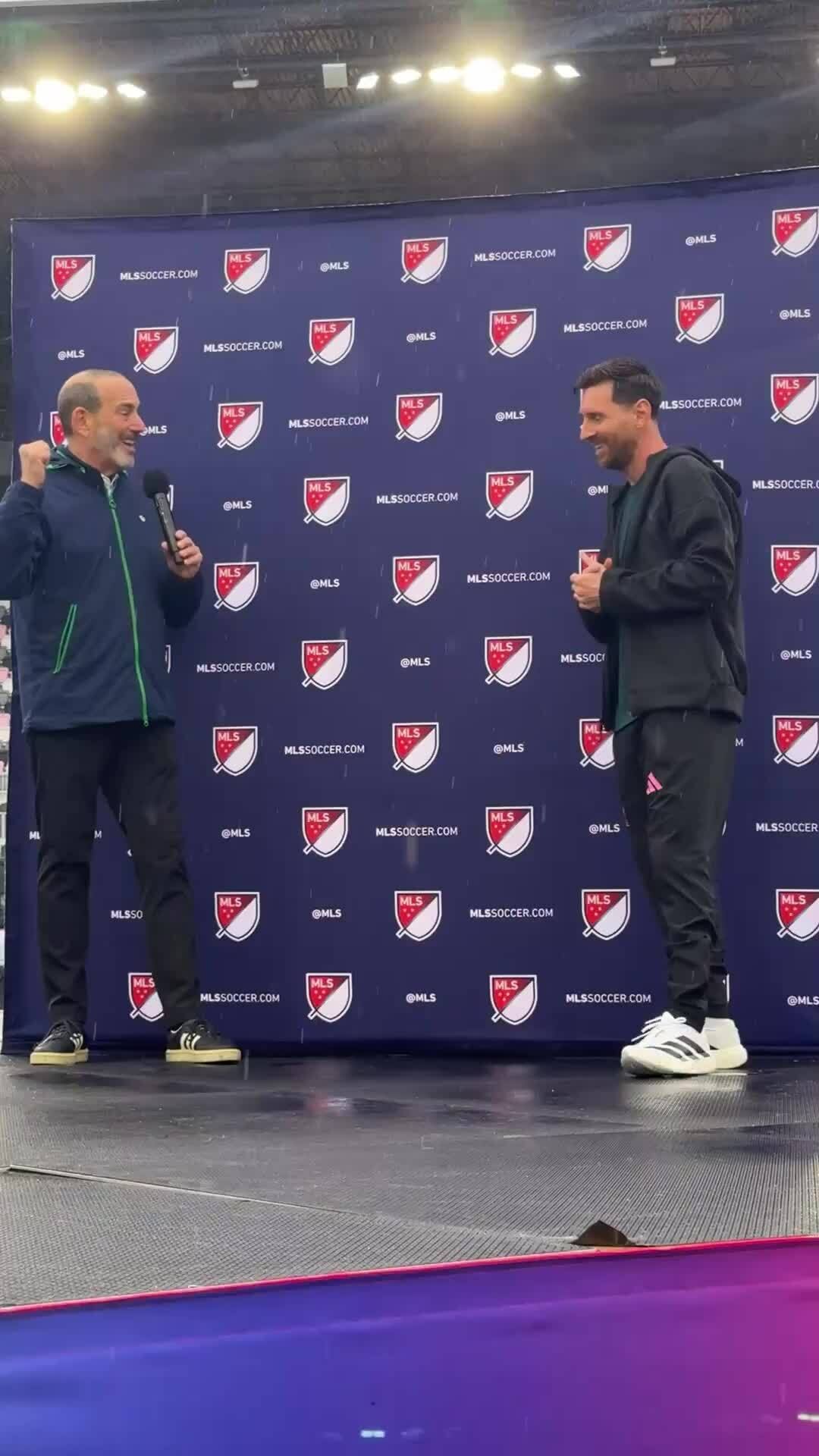 Messi nhận giải hay nhất MLS