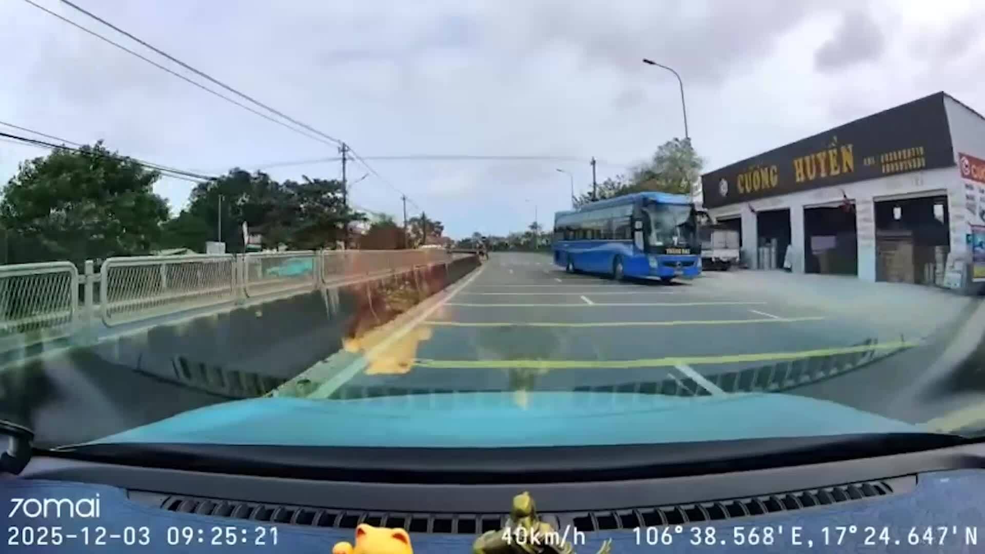 Bị phạt 19 triệu đồng vì lái xe khách đi ngược chiều trên quốc lộ 1