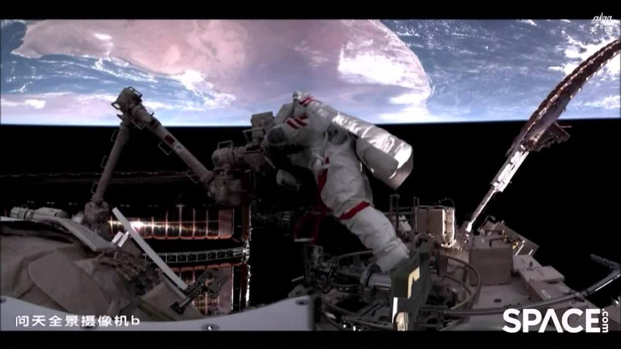 Phi hành gia Trung Quốc ra ngoài kiểm tra tàu hỏng