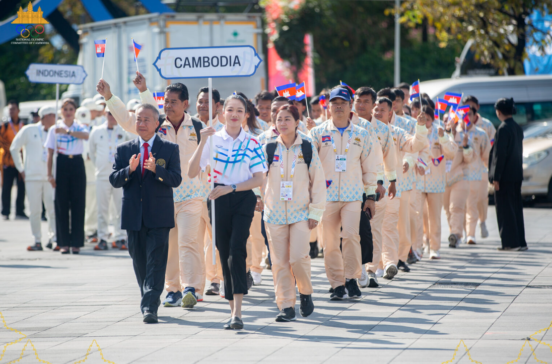 Campuchia tham gia lễ thượng cờ. (Nguồn: Kampuchea Thmey Daily)