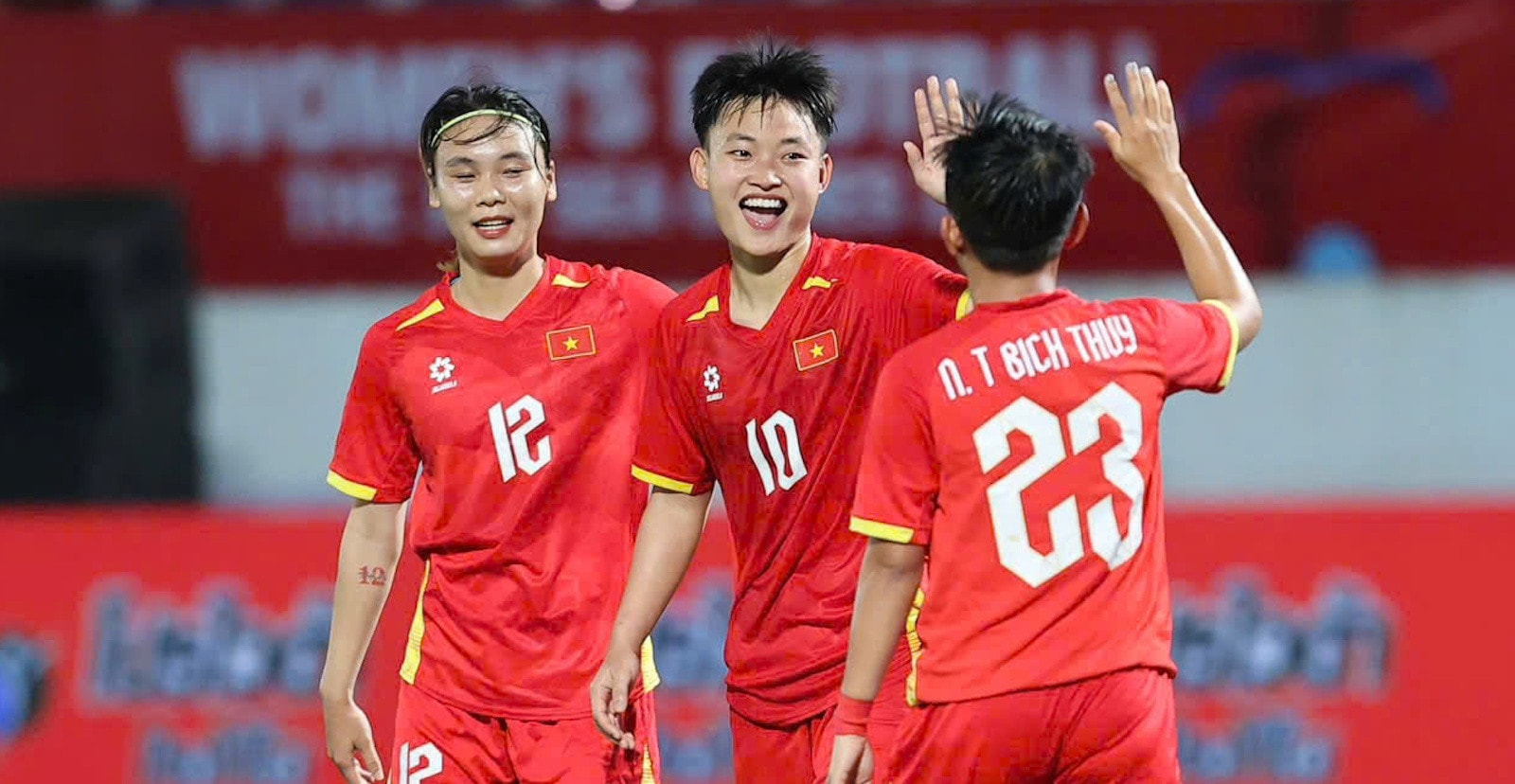 Đội tuyển nữ Việt Nam rất cần chiến thắng trước Myanmar.