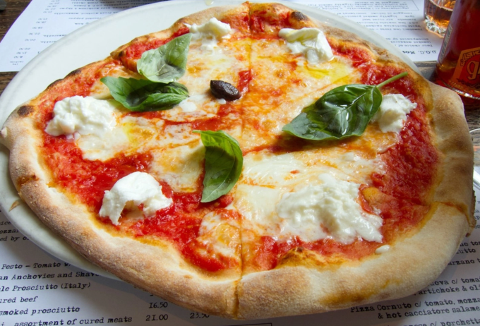 Pizza món ăn biểu tượng của ẩm thực Italy. Ảnh: Flickr