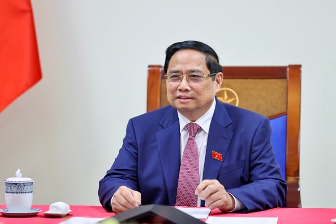 Thủ tướng Phạm Minh Chính điện đàm với Tổng giám đốc Tập đoàn Nhà nước về Năng lượng nguyên tử Liên bang Nga (Rosatom), ngày 11/12. Ảnh: VGP