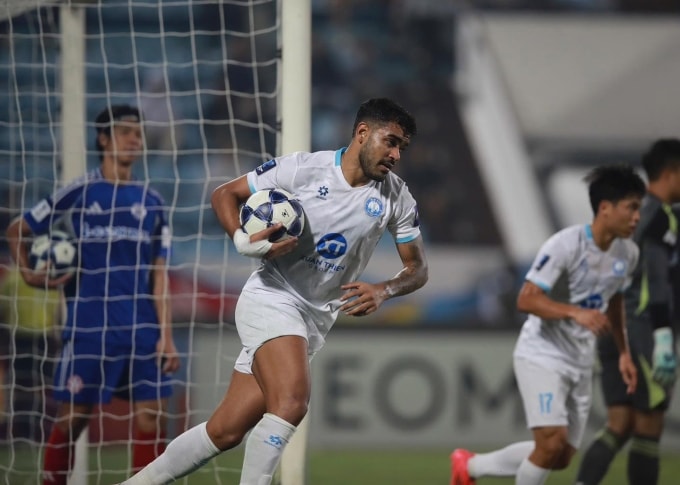 Dù tạo cơn mưa bàn thắng, Nam Định vẫn không thể lách khe cửa hẹp ở AFC Champions League Two 2025-2026.