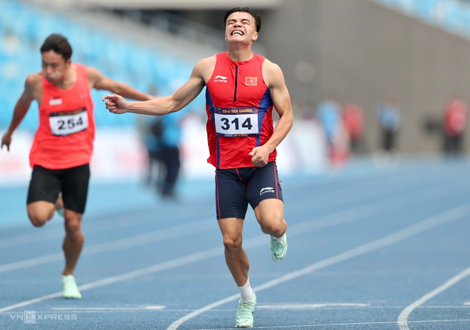 VĐV Việt Nam Ngần Ngọc Nghĩa đang giữ kỷ lục Quốc gia chạy 100m nam, với 10,35 giây lập tại SEA Games 31. Ảnh: Đức Đồng