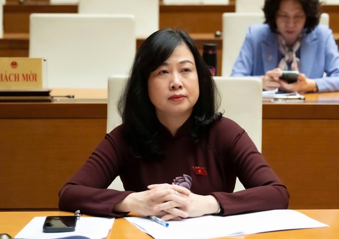 Bộ trưởng Y tế Đào Hồng Lan tại phiên họp Quốc hội sáng 11/12. Ảnh: Media Quốc hội