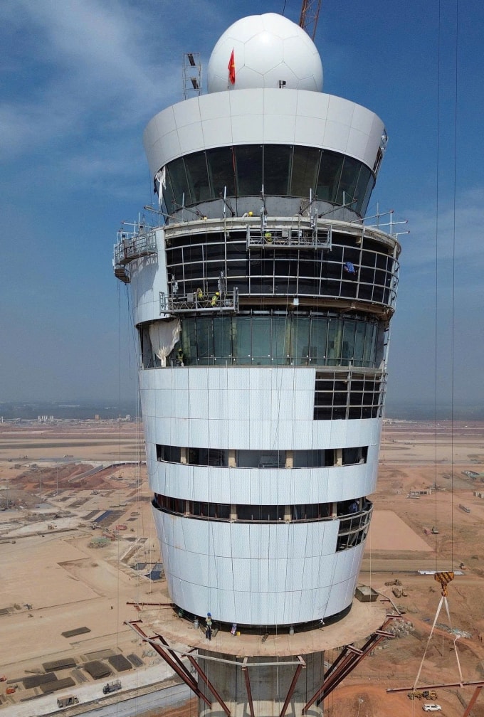 Đài kiểm soát không lưu sân bay Long Thành đang được hoàn thiện. Ảnh: VATM