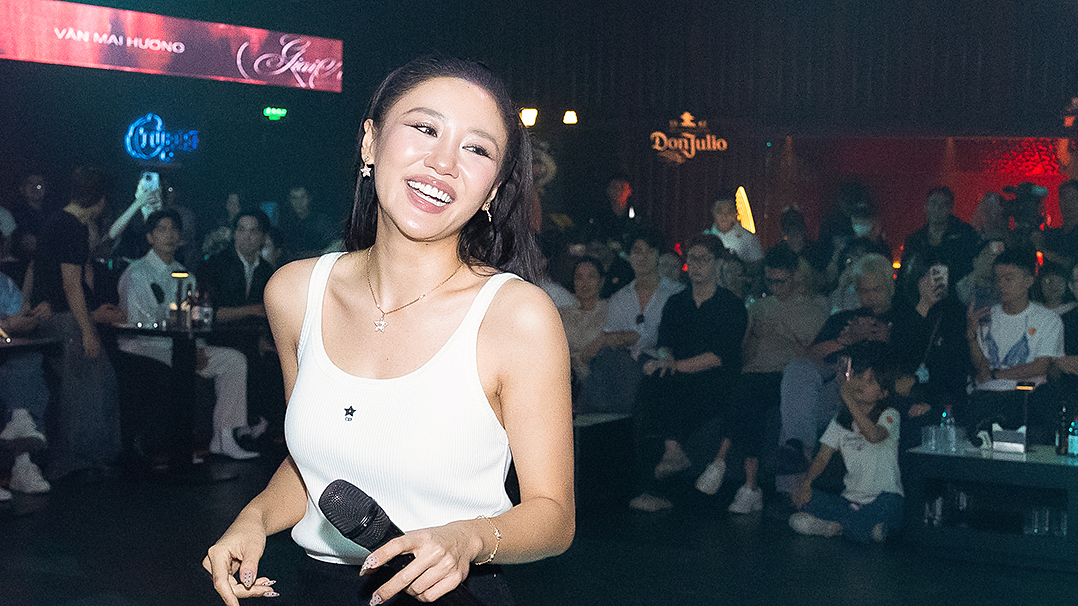 Văn Mai Hương giới thiệu album