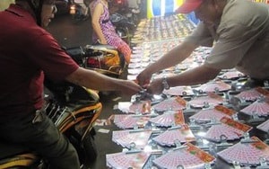 Bức ảnh khỉ đột nô đùa trong rừng gây chú ý - Ảnh 4.