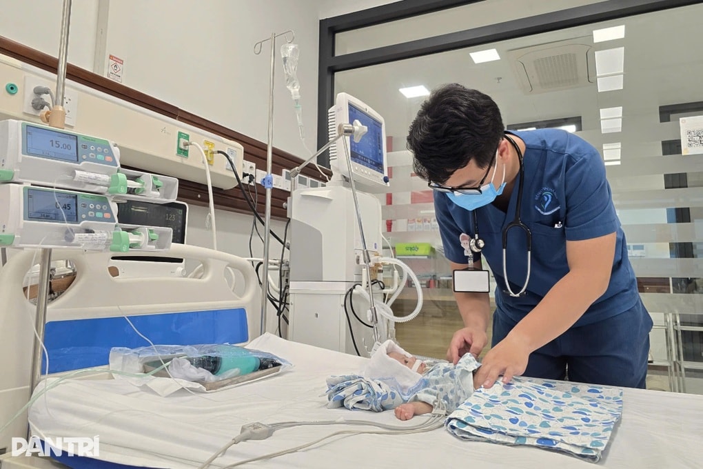 Trao nóng 200 triệu đồng giúp bé 3 tháng tuổi thêm cơ hội sống - 2 Trao nóng 200 triệu đồng giúp bé 3 tháng tuổi thêm cơ hội sống - 2