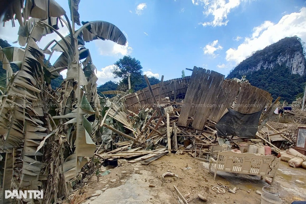 Bảy hộ dân ở Cao Bằng sập nhà do bão lũ mong giúp đỡ để làm lại từ đầu - 2 Bảy hộ dân ở Cao Bằng sập nhà do bão lũ mong giúp đỡ để làm lại từ đầu - 2