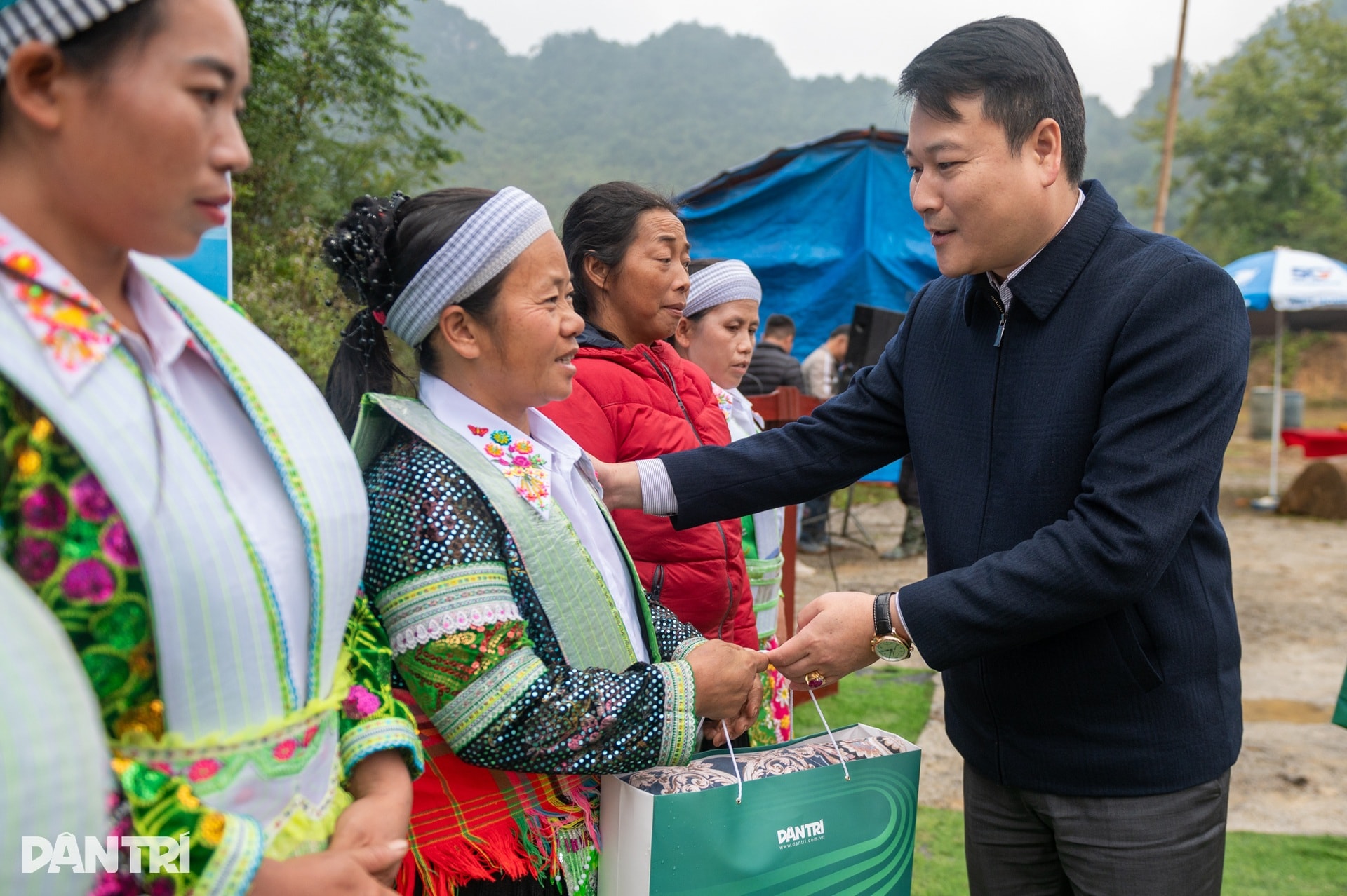Báo Dân trí khởi công 7 nhà Nhân ái, chung tay hồi sinh bản làng sau bão lũ - 10