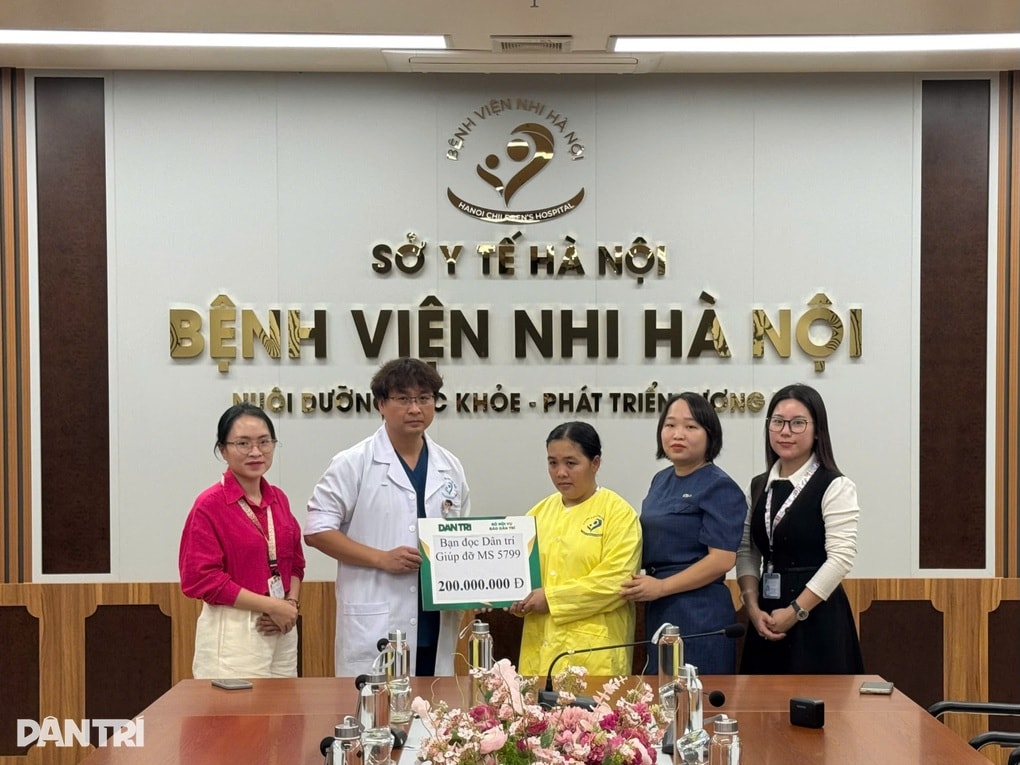 Trao nóng 200 triệu đồng giúp bé 3 tháng tuổi thêm cơ hội sống - 1 Trao nóng 200 triệu đồng giúp bé 3 tháng tuổi thêm cơ hội sống - 1