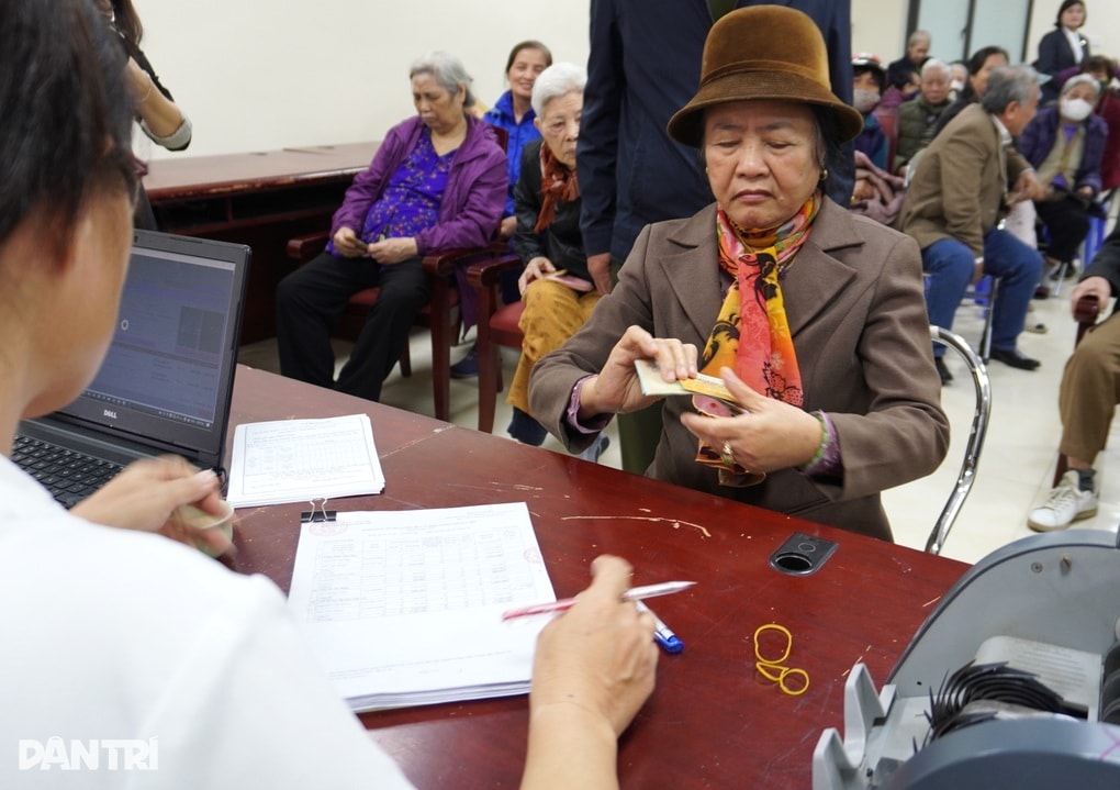 Lương hưu tăng nhiều lần sau 10 năm vẫn chưa đáp ứng nhu cầu ngưởi hưởng - 1