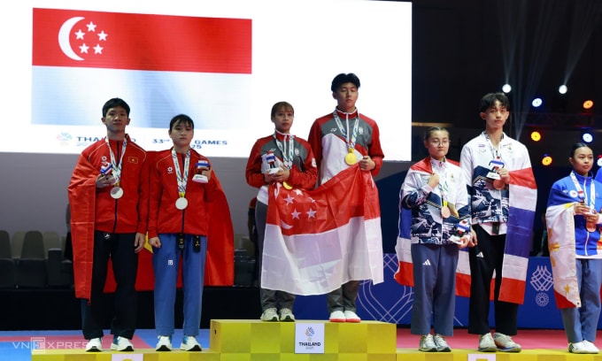 Lễ trao huy chương quyền tiêu chuẩn đôi nam nữ taekwondo ở trung tâm thương mại Fashion Island, thành phố Bangkok, Thái Lan ngày 10/12/2025. Ảnh: Đức Đồng