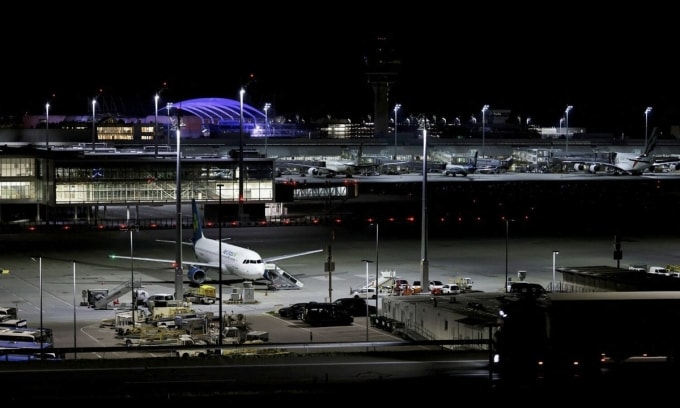 Các chuyến bay bị đình chỉ hoạt động tại Sân bay Quốc tế Munich, Đức, hồi tháng 10 sau các báo cáo về việc phát hiệ drone trong khu vực. Ảnh: AFP