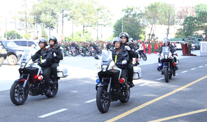 Lực lượng cảnh sát cơ động ra quân trấn áp tội phạm. Ảnh: Quốc Thắng