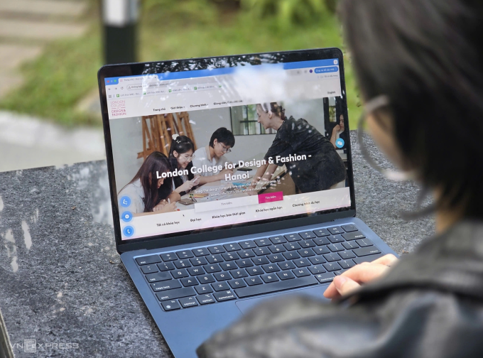 Website Cao đẳng nghề Thiết kế và Thời trang London. Ảnh: Thanh Hằng