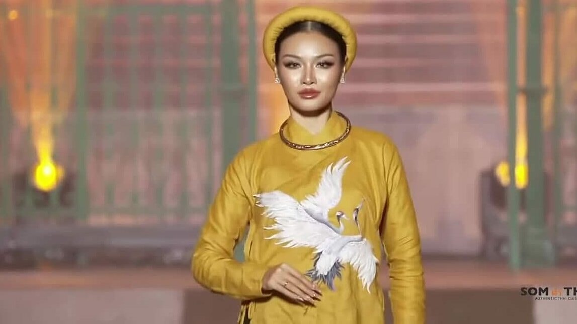 Á hậu Miss Cosmo thể hiện áo dài giao lĩnh