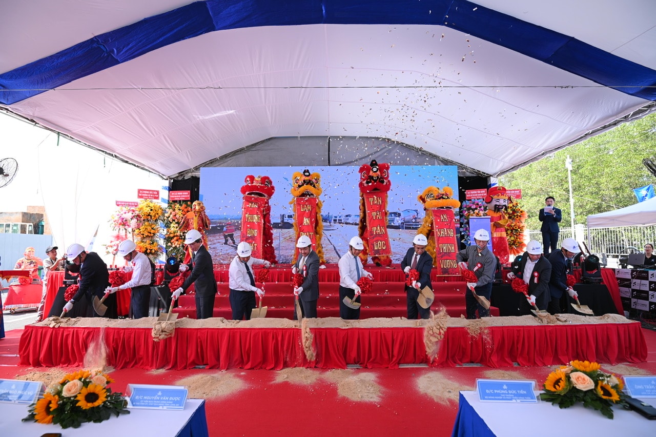 Long An: Khai trương hệ thống kho lạnh hiện đại bậc nhất Đông Nam Á- Ảnh 8. Long An: Khai trương hệ thống kho lạnh hiện đại bậc nhất Đông Nam Á- Ảnh 8.