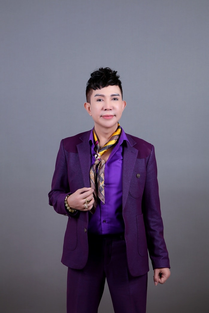 Ca sĩ Long Nhật bật mí chỗ bán bún bò, chè ngon ở Huế - Ảnh 3.