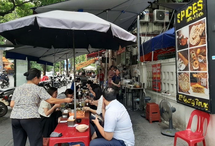 Hộ kinh doanh rục rịch tăng giá hàng hóa - Ảnh 1.