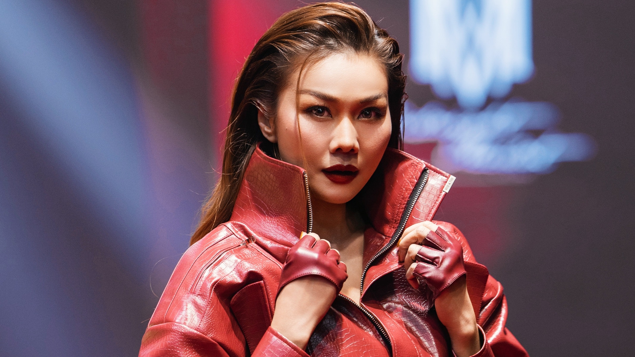 Thanh Hằng diễn vedette ở Extra Men Show 4