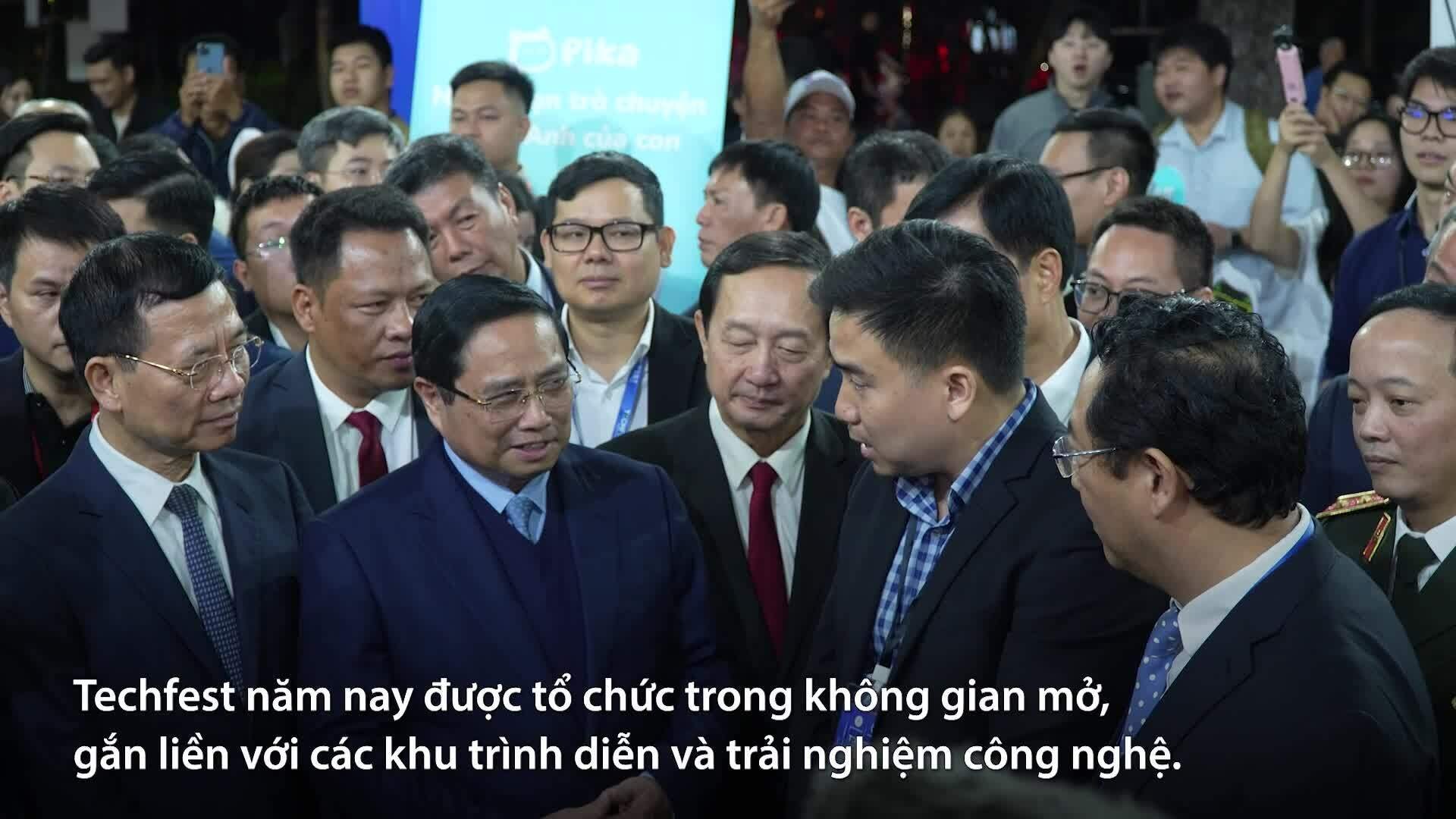 Thủ tướng tham quan Techfest Việt Nam 2025